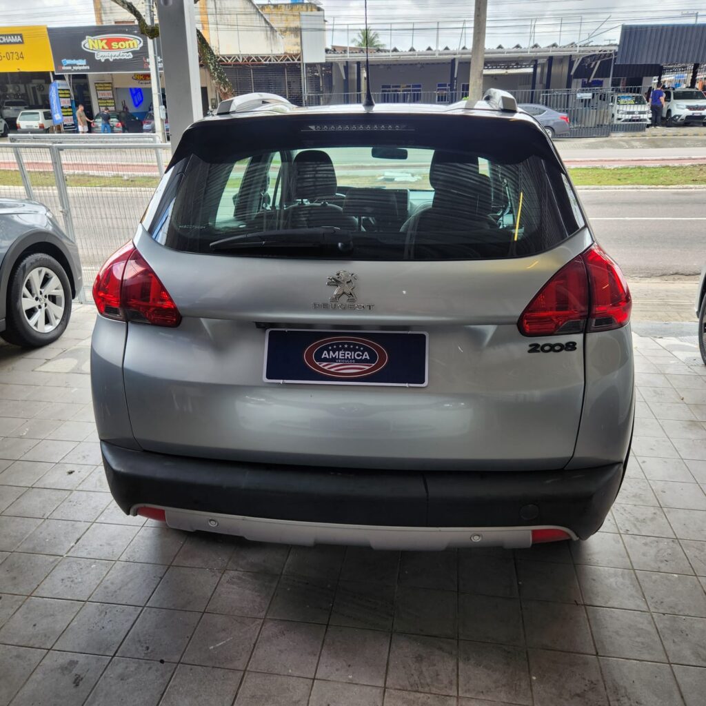 Peugeot 2008 Griffe com teto panoramico