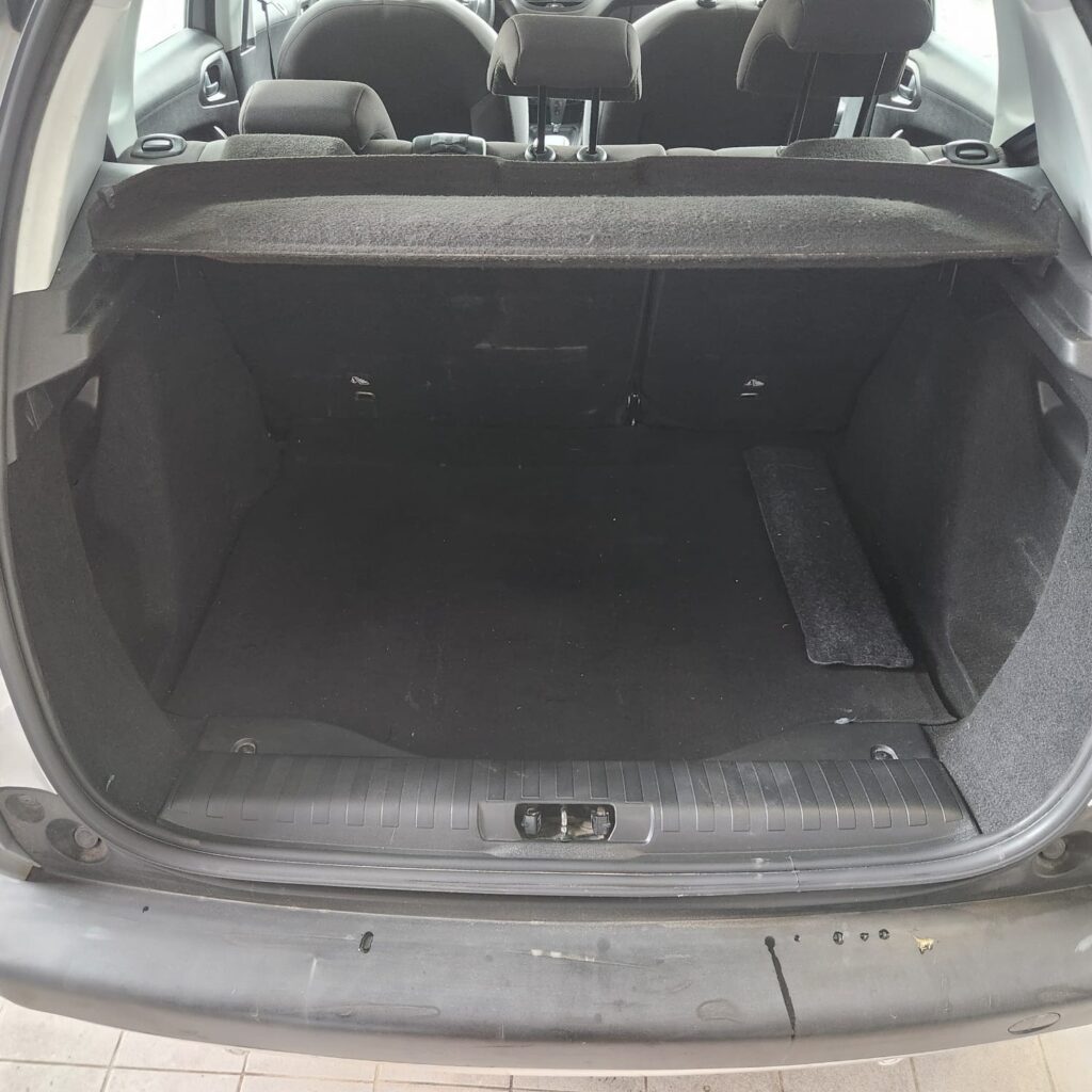 Peugeot 2008 Griffe com teto panoramico