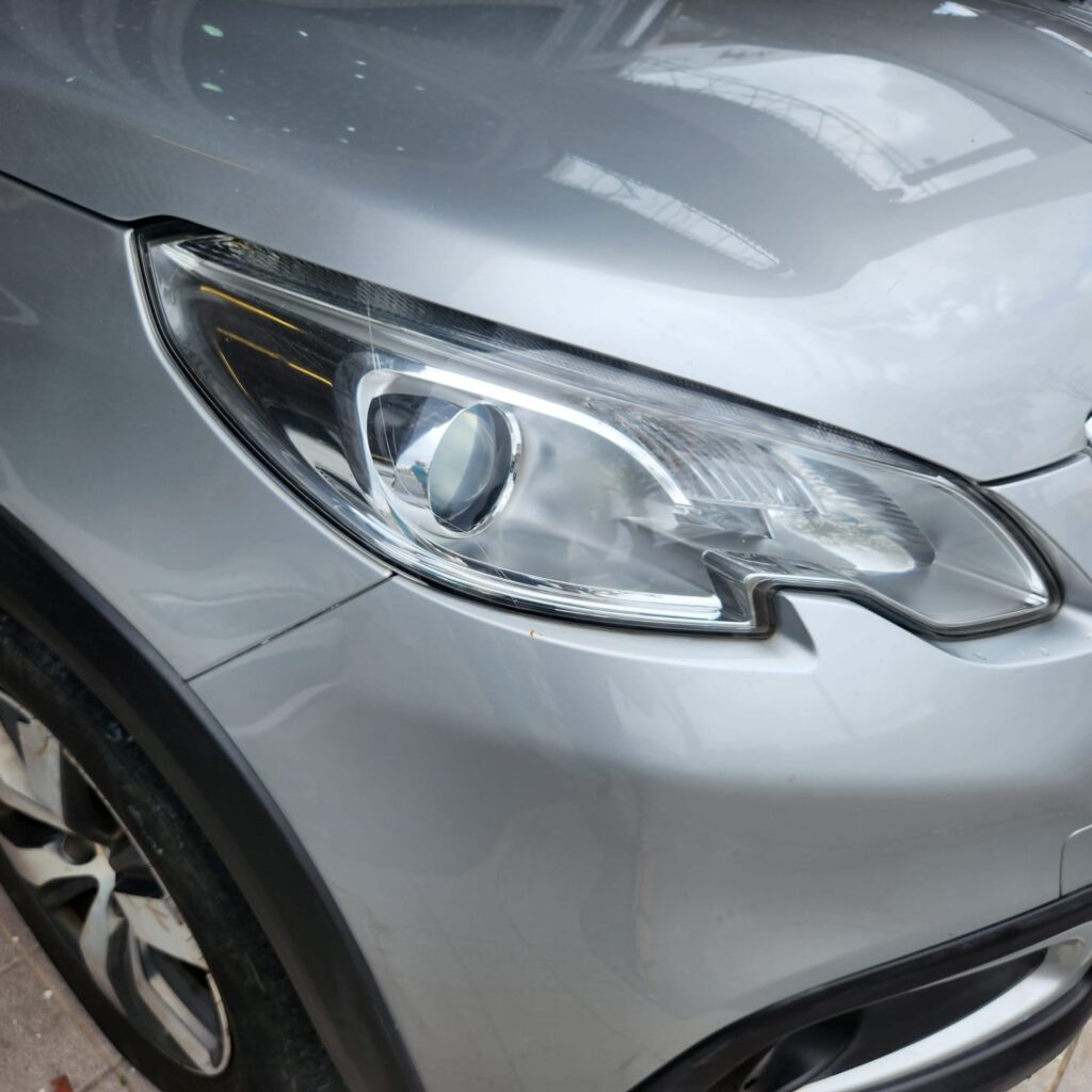 Peugeot 2008 Griffe com teto panoramico