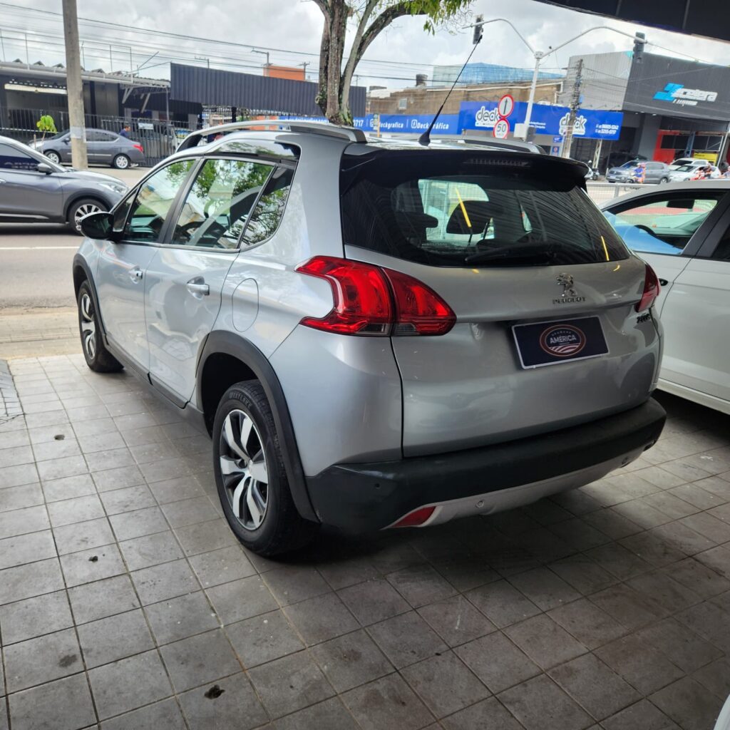 Peugeot 2008 Griffe com teto panoramico
