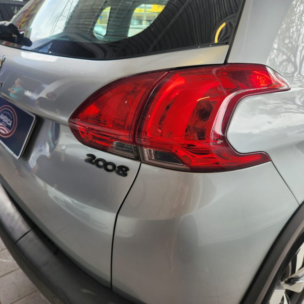 Peugeot 2008 Griffe com teto panoramico